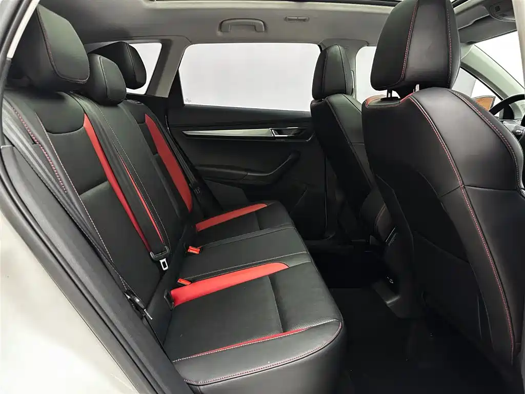 Škoda Karoq 2022 Facelift TSI280 Luxury Edition фото 23