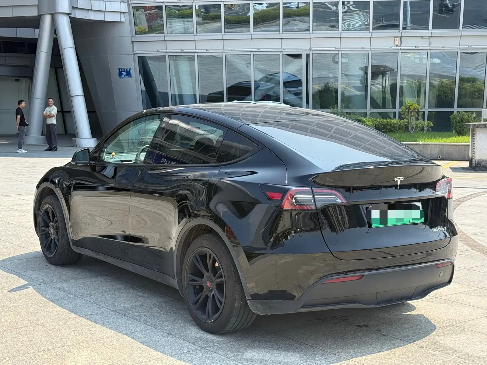 Фото 10 - Tesla Model Y