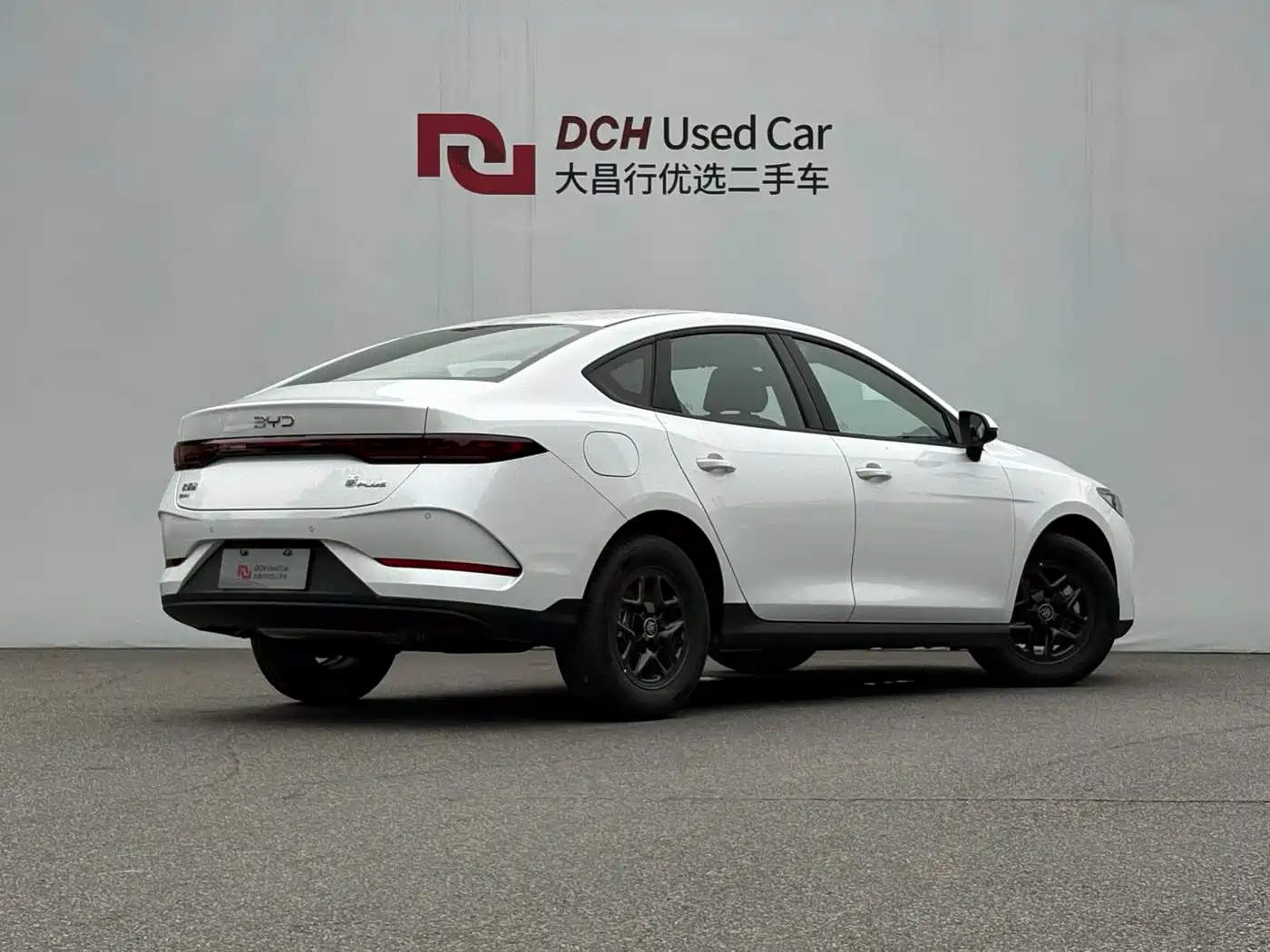 BYD Qin PLUS 2025 DM-i Smart Drive 55KM Leader фото 4