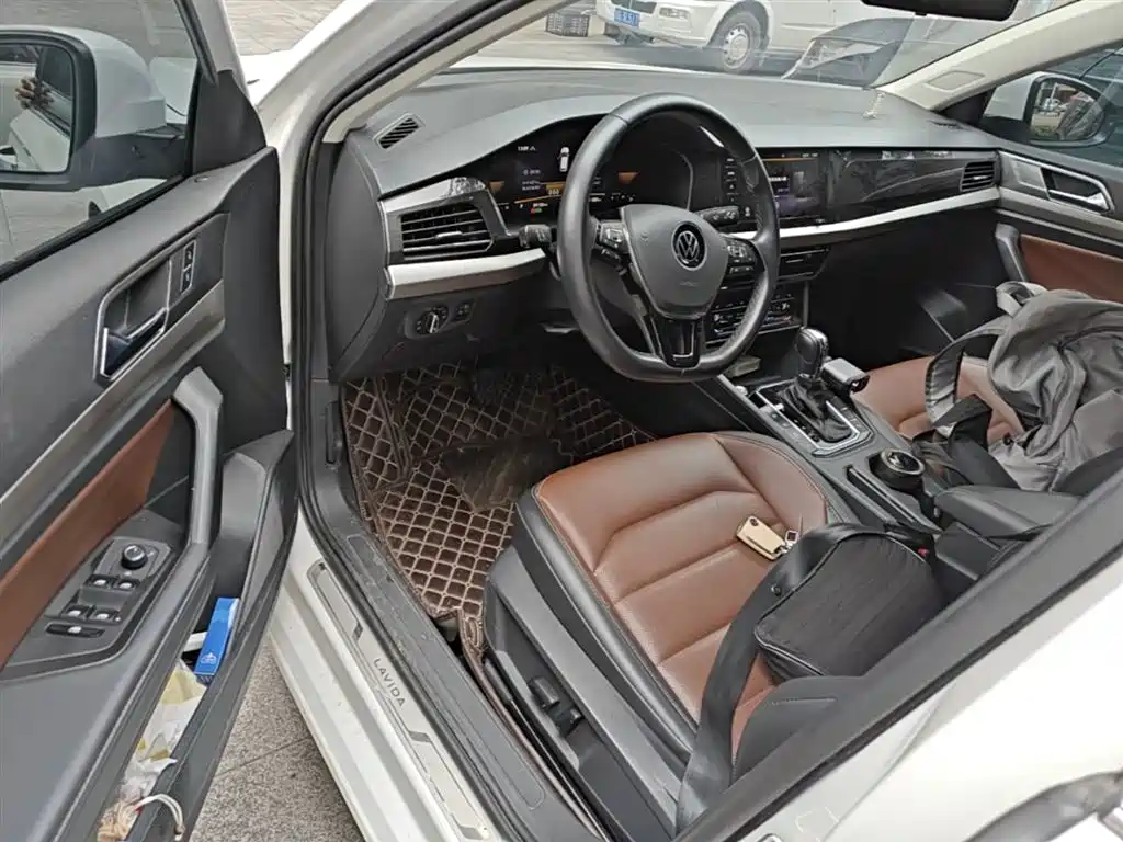 Volkswagen Lavida 2021 280TSI DSG Luxury Edition фото 16