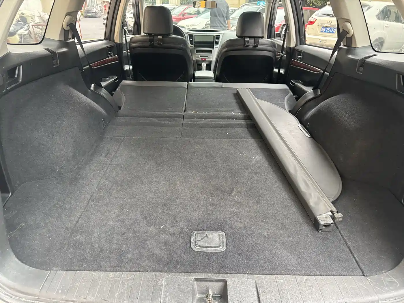 Subaru Outback 2011 2.5i Luxury Navigation Edition фото 17