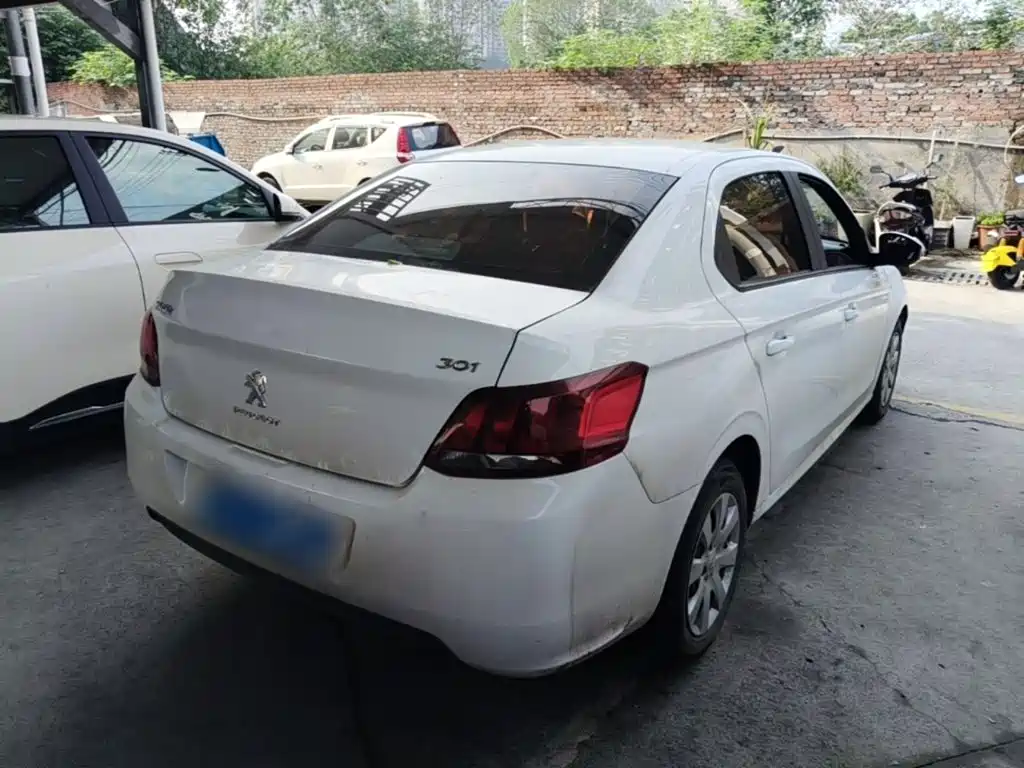 Photo 7 - Peugeot 301