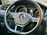 Photo 12 - Volkswagen Tiguan L