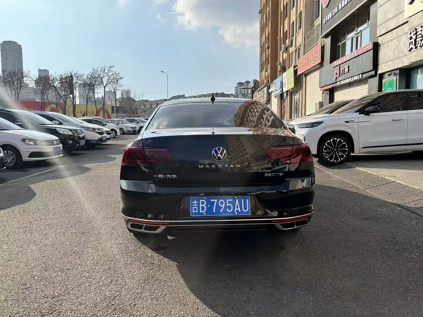 Volkswagen Magotan 2023 Model 2 Million Commemorative Edition 330TSI DSG Luxury фото 7