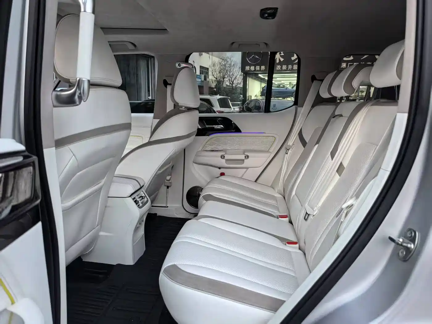 TANK CO CREATION TANK 300