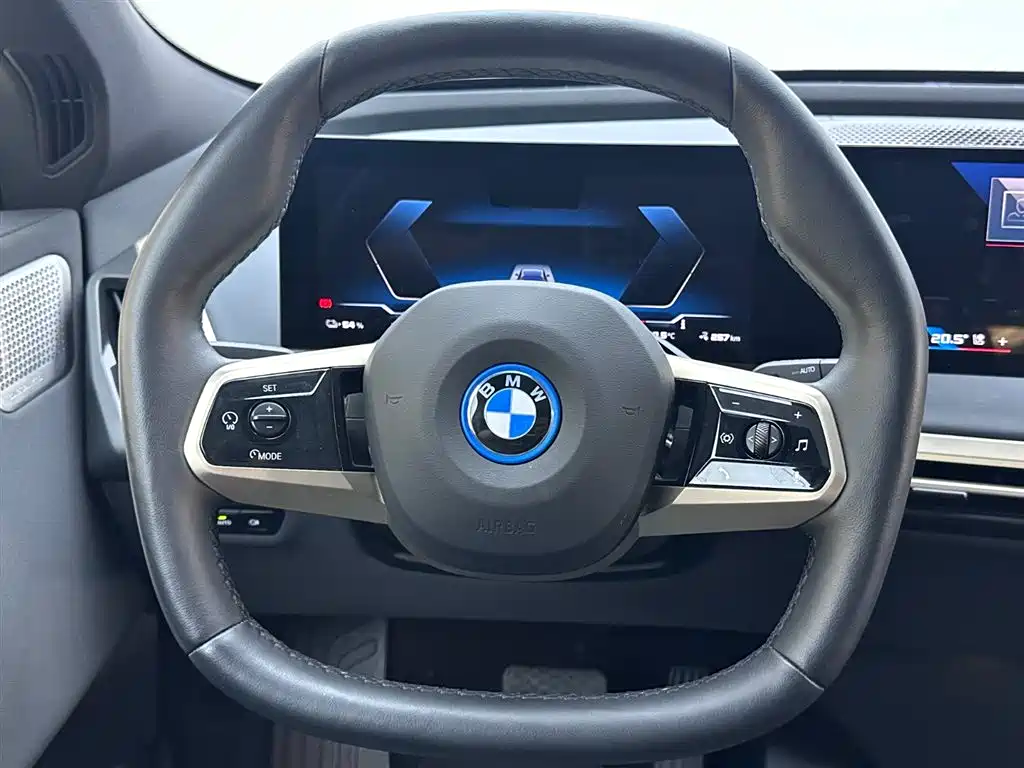 BMW iX M60 2023 Facelift M60 фото 14