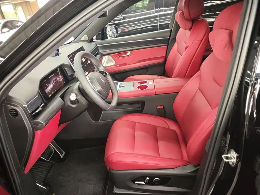 AITO Wenjie AITO M5 2025 Extended Range Ultra AWD фото 15