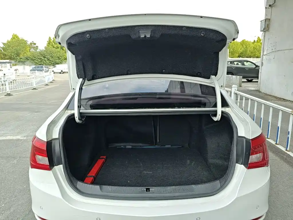 Фото 19 - Buick Excelle