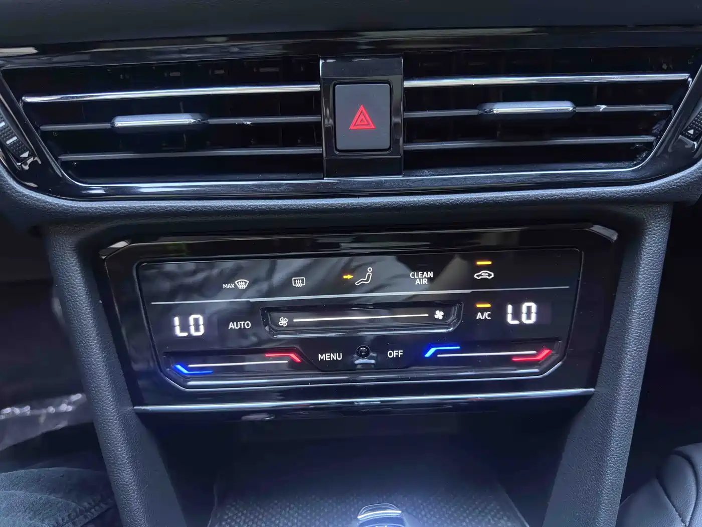 Volkswagen Tharu 2022 280TSI 2WD Comfort фото 13