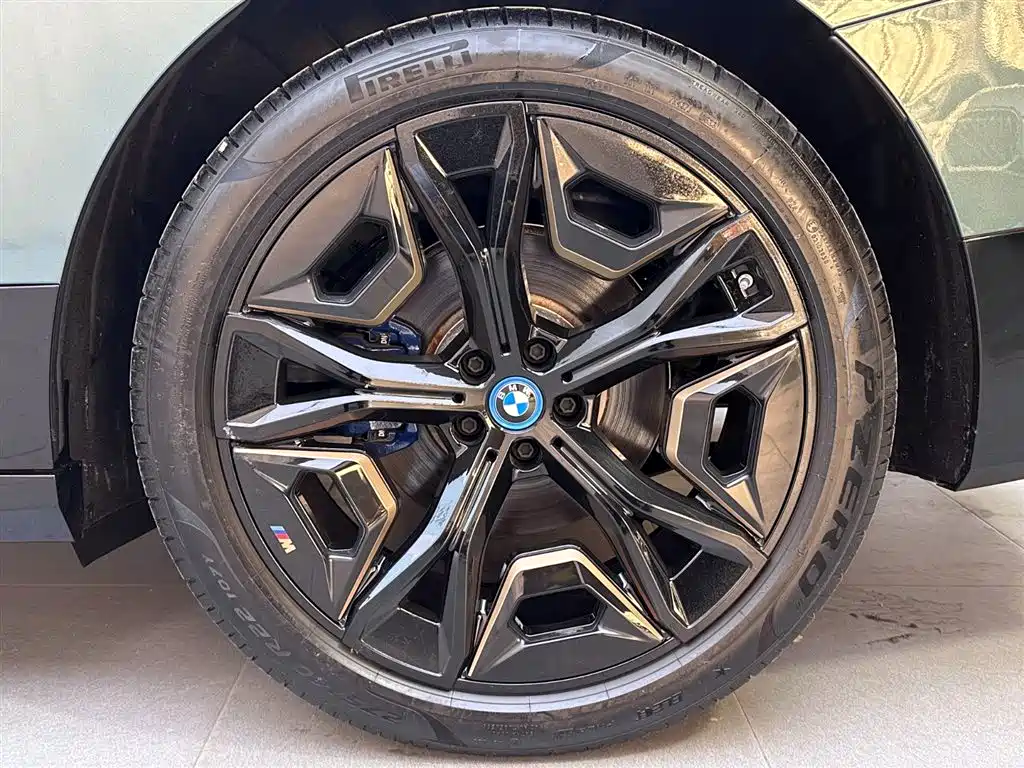 BMW iX M60 2023 Facelift M60 фото 18