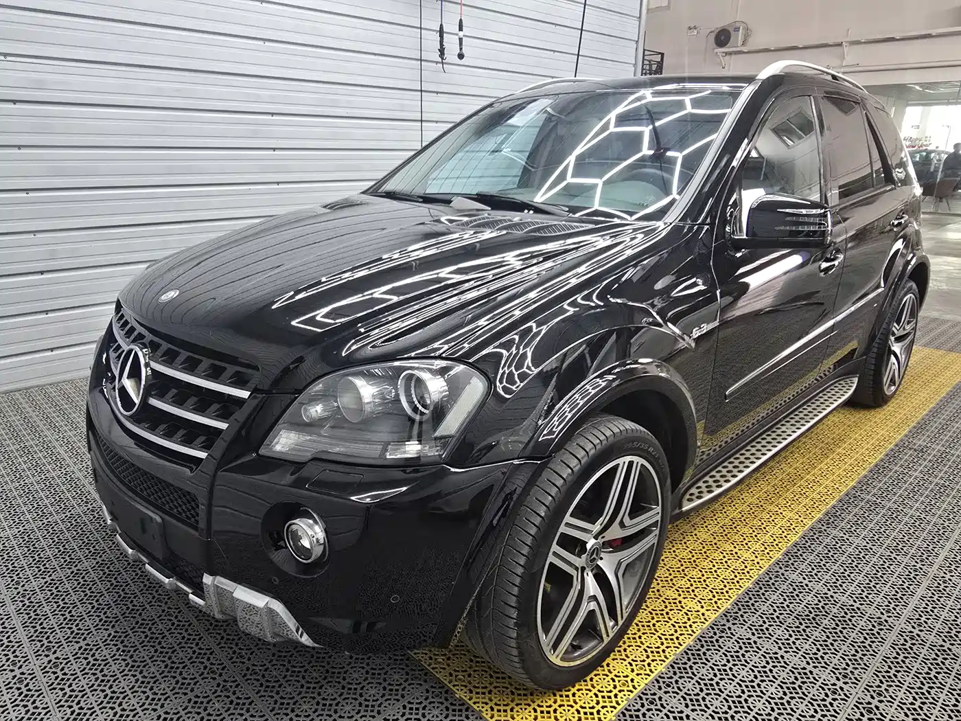 Mercedes-Benz M-Class AMG 2011 AMG ML 63 фото 8