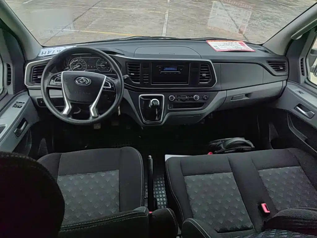 Maxus Xintu V80 2024 2024 Model Year Aoyunton Value Edition 6MT Short Wheelbase Medium Roof 127Ps 5/6-Seater