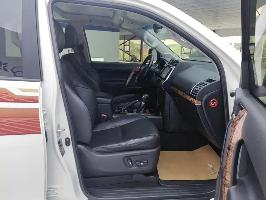 Toyota Prado 2019 2019 3.5L Automatic TX-L Zunxiang Edition with Rear-mounted Spare Tire