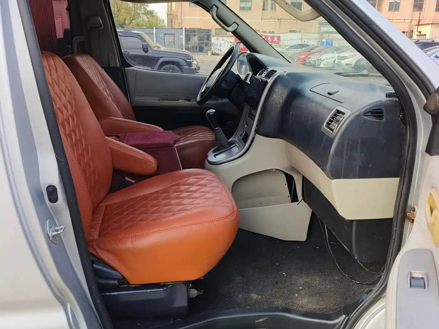 Jinbei Grace 2013 2013 2.0L Smart Leader Standard 7-Seater National Games Commemorative (China IV)