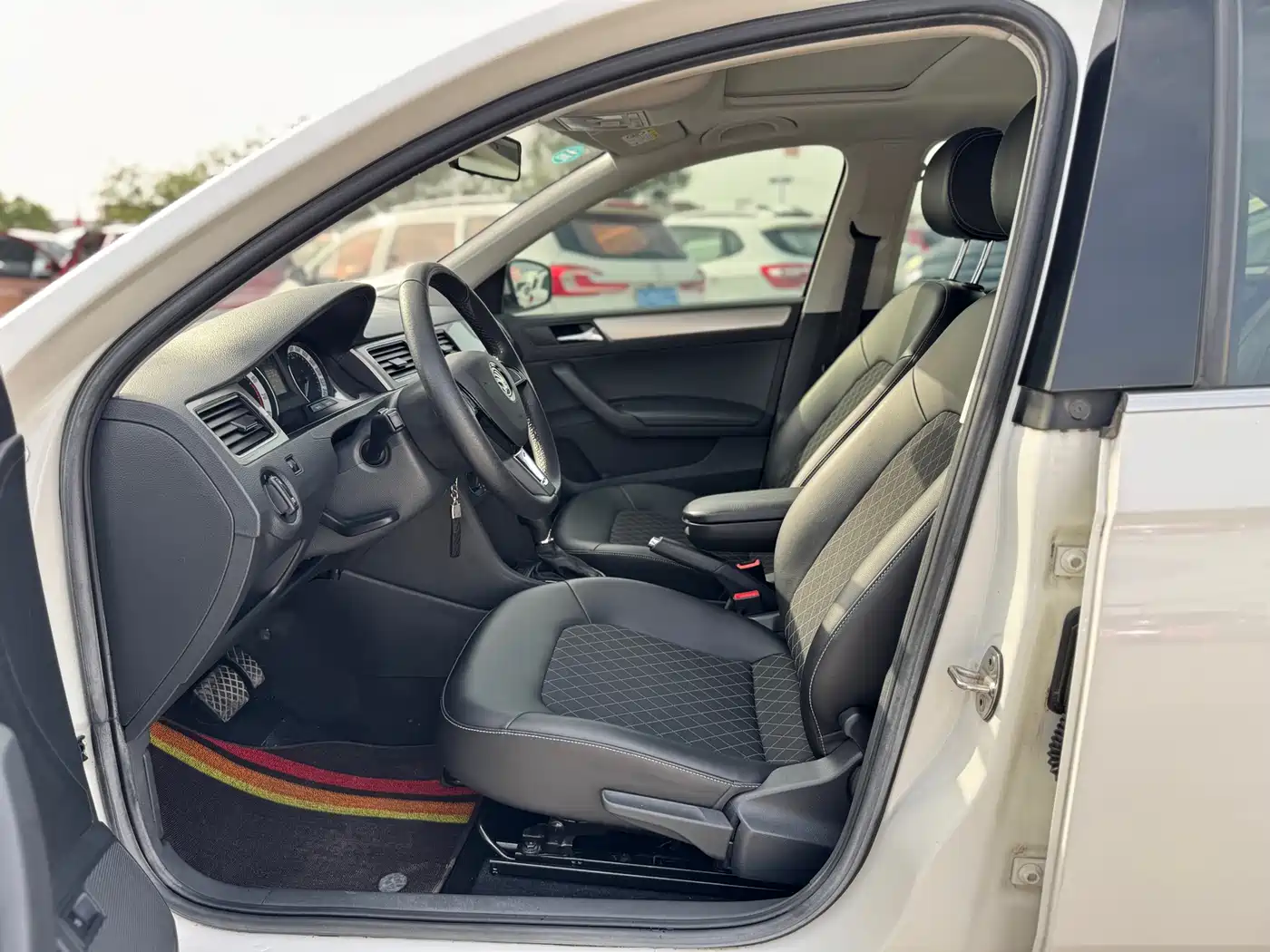 Škoda Rapid 2019 1.5L Automatic Comfort Version China VI фото 18
