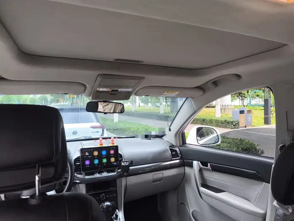 Chevrolet Captiva 2015 2.4L 2WD Urban Edition 5-seater фото 15