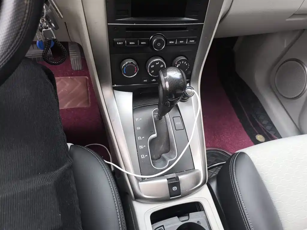 Chevrolet Captiva 2015 2.4L 2WD Urban Edition 5-seater фото 11