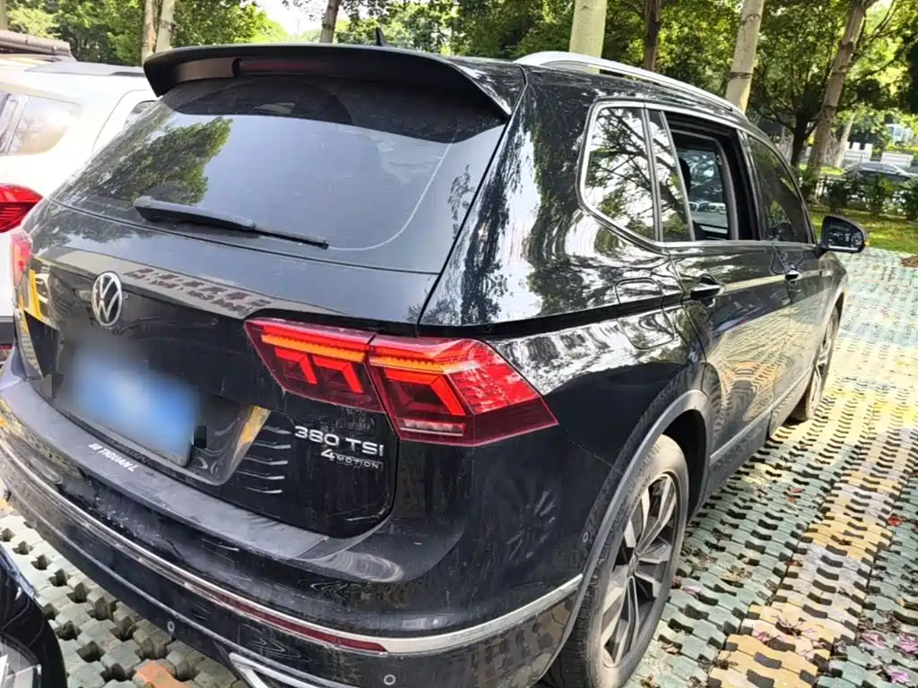 Фото 7 - Volkswagen Tiguan L