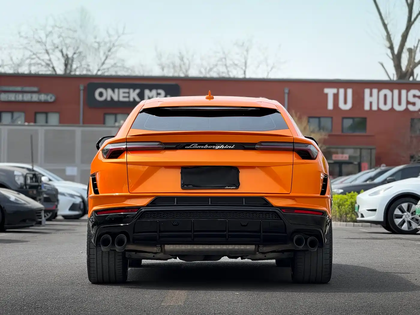 LAMBORGHINI URUS