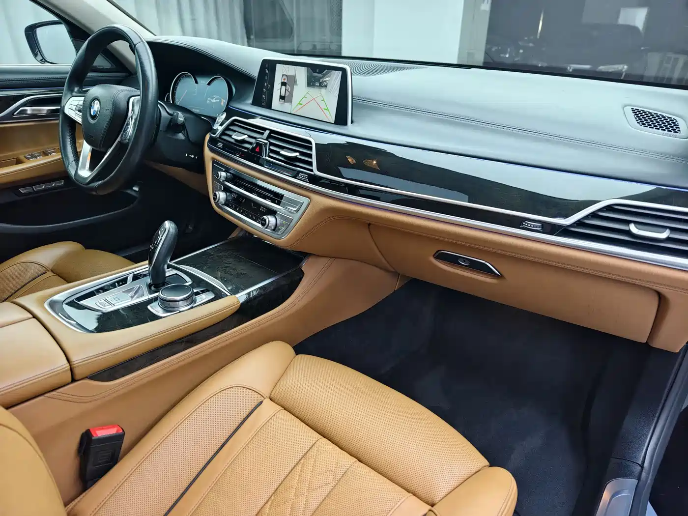BMW 7 Series 2016 740Li Leading Edition фото 17