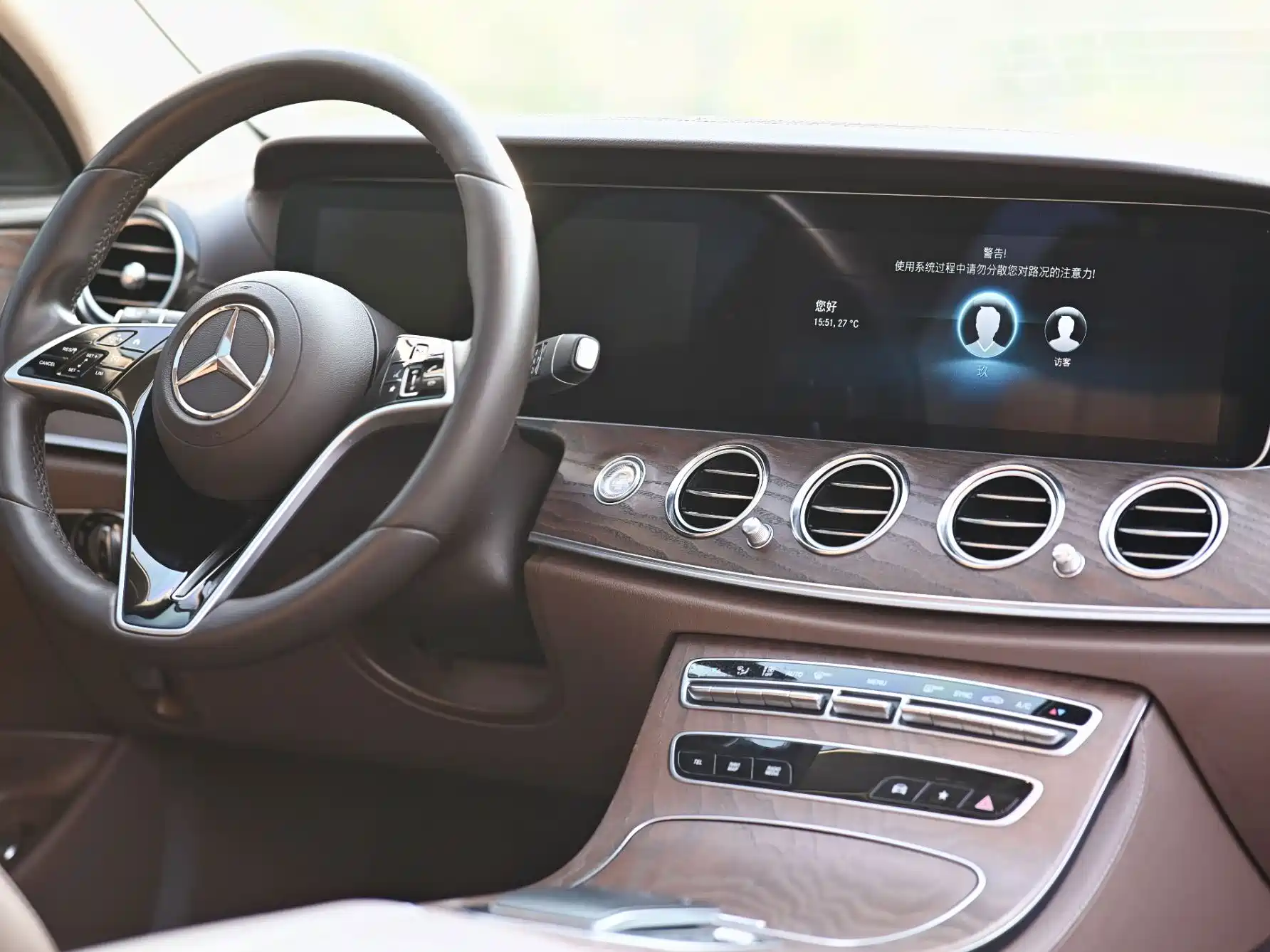 Фото 6 - Mercedes-Benz E-Class