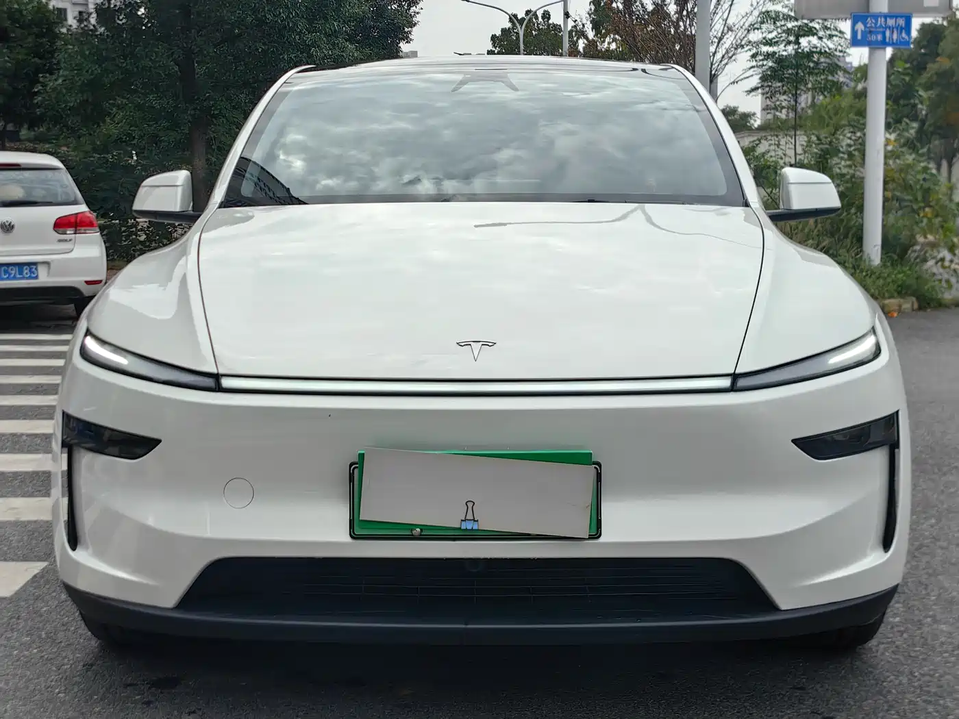 Tesla Model Y 2025 Rear-Wheel Drive фото 2