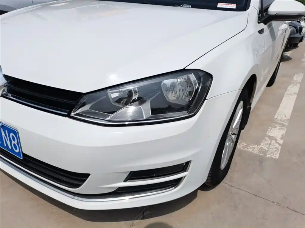 Volkswagen Golf 2014 1.6L Automatic Fashion Edition фото 24