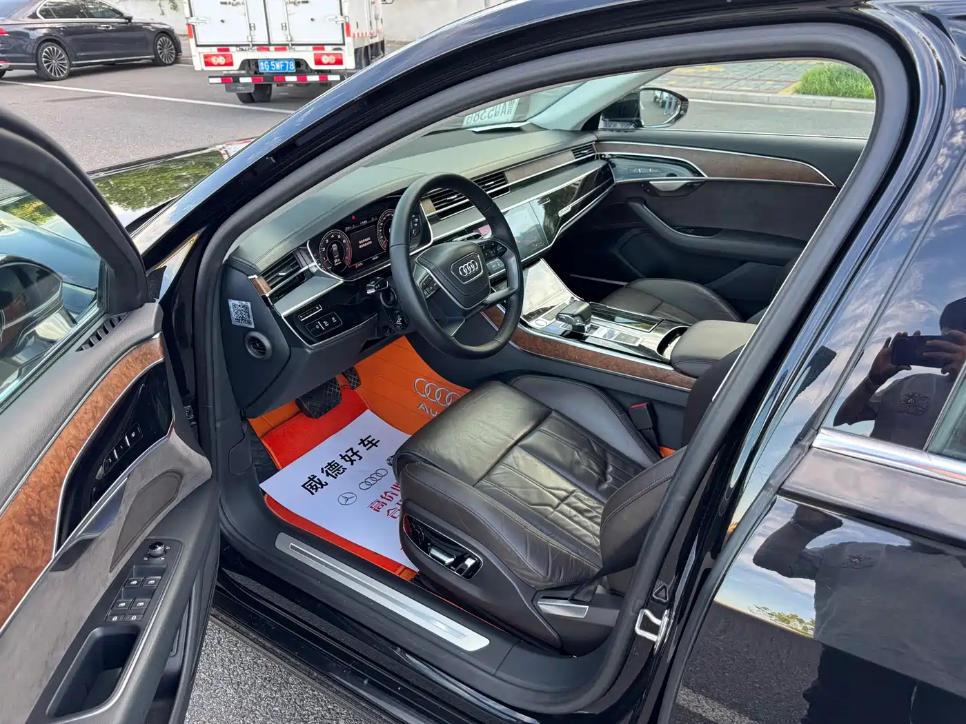 Фото 9 - Audi A8