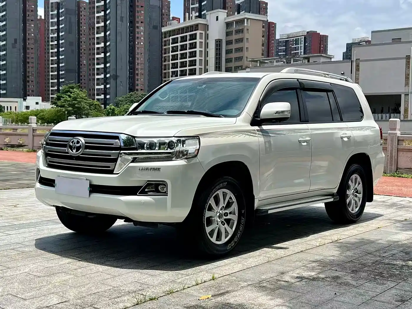 2018 Toyota Land Cruiser (Import)