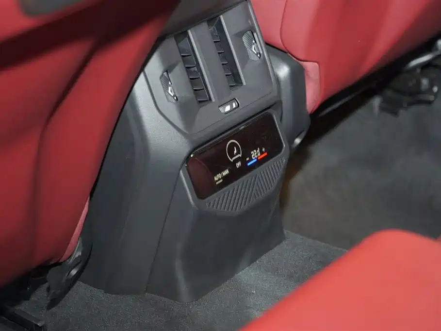 BMW X3 2025 xDrive30L Premium M Sport Package фото 24