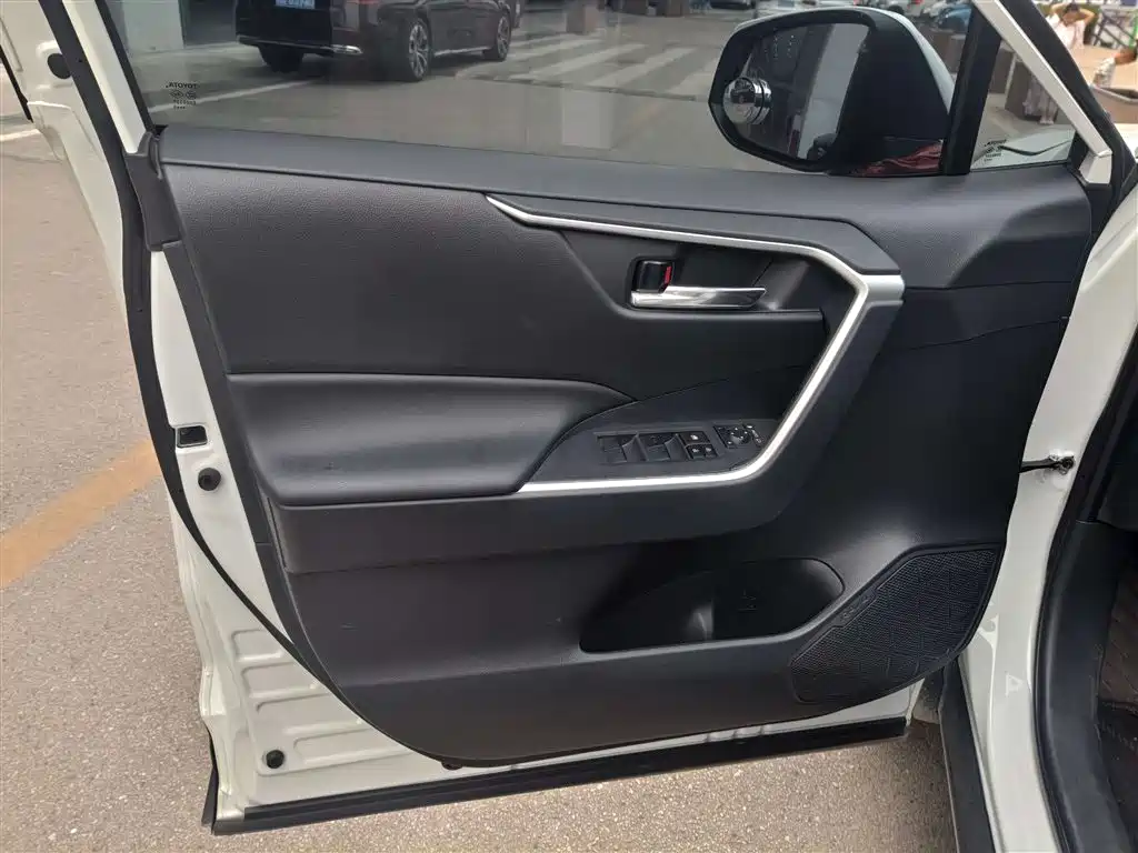 TOYOTA RAV4 RONGFANG