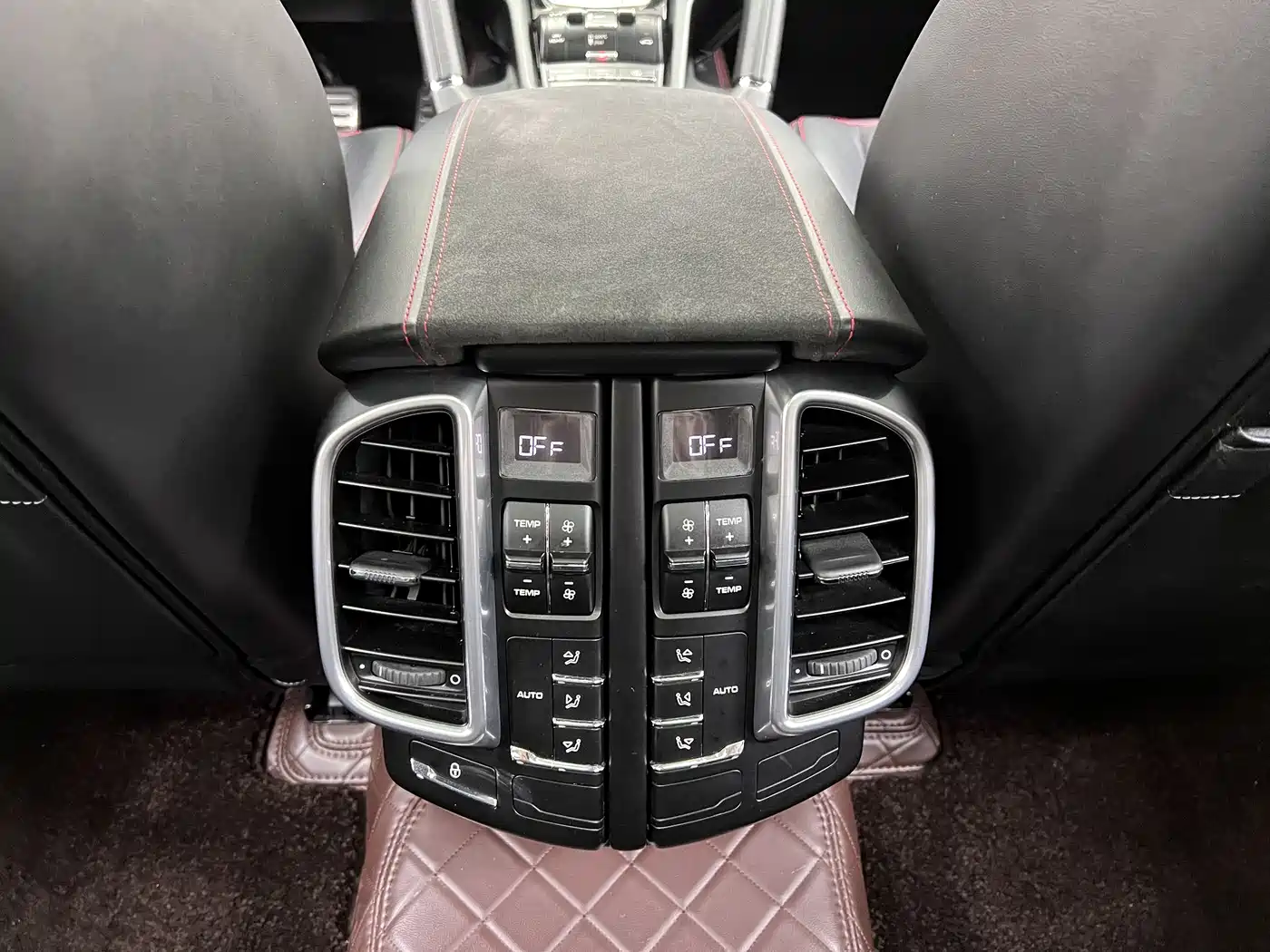 Porsche Cayenne 2015 Cayenne GTS 3.6T фото 19