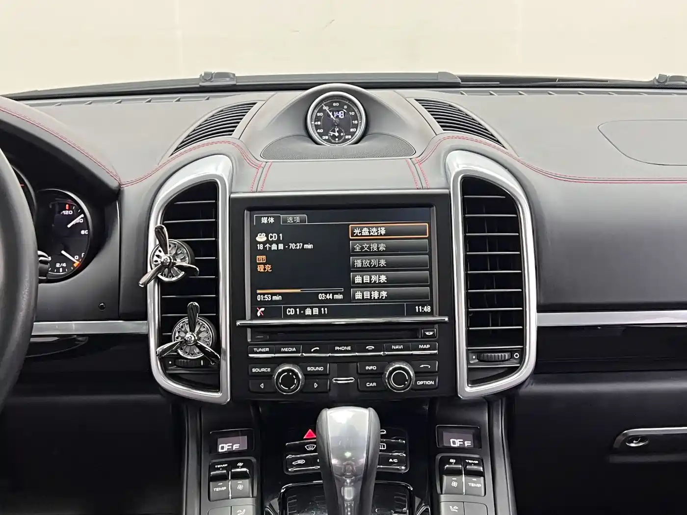 Porsche Cayenne 2015 Cayenne GTS 3.6T фото 24