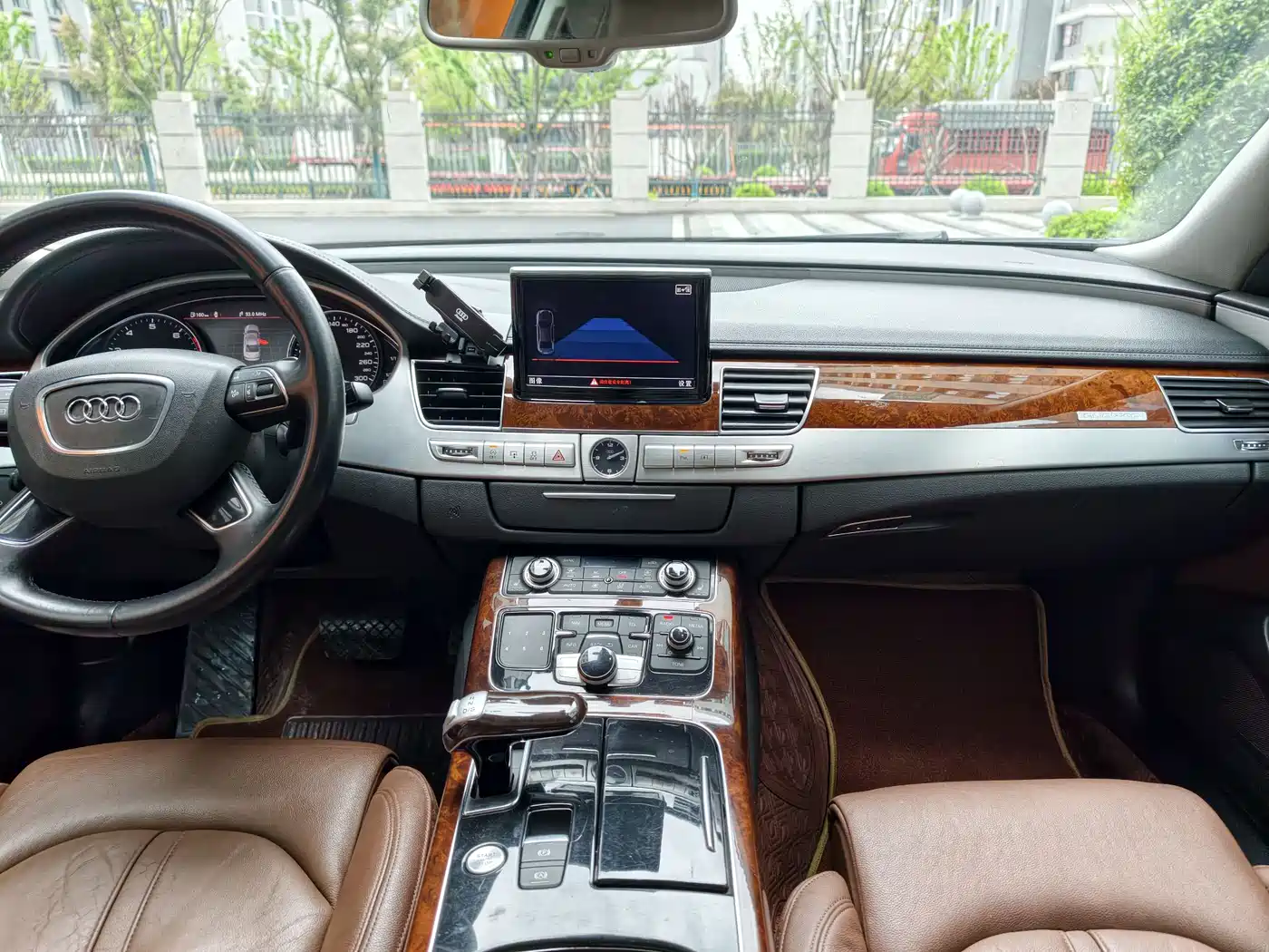 Audi A8 2012 A8L 45 TFSI quattro Comfort фото 14