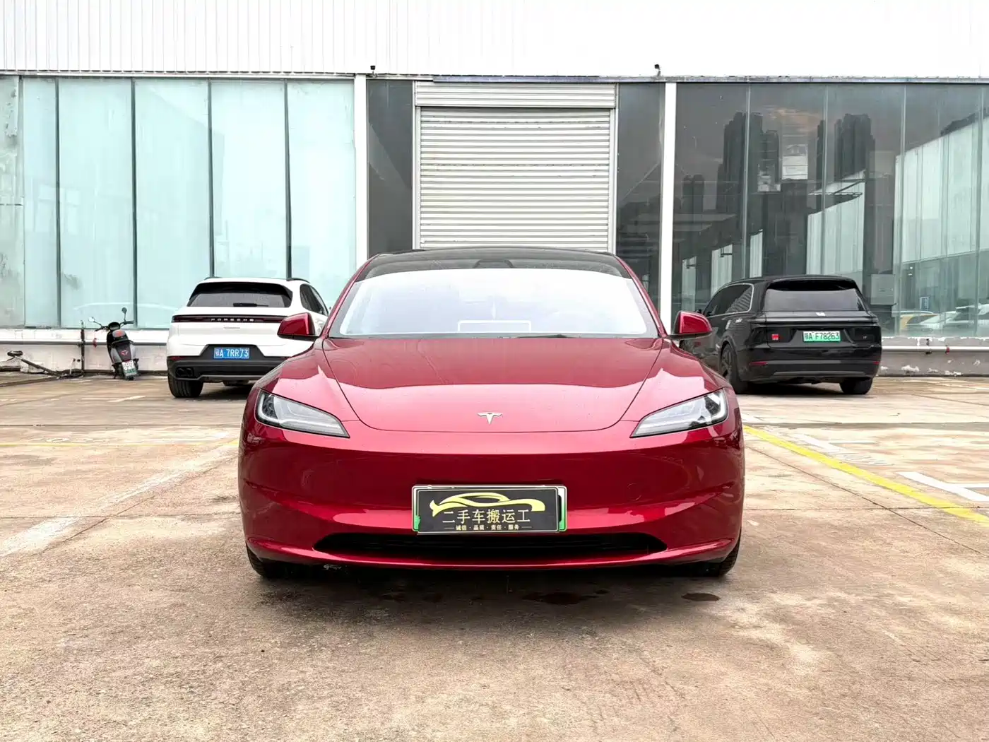 Фото 2 - Tesla Model 3