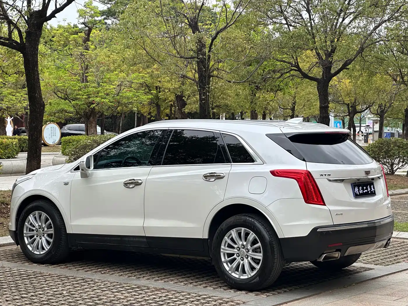 Cadillac XT5 2016 28T AWD Technology Model фото 5