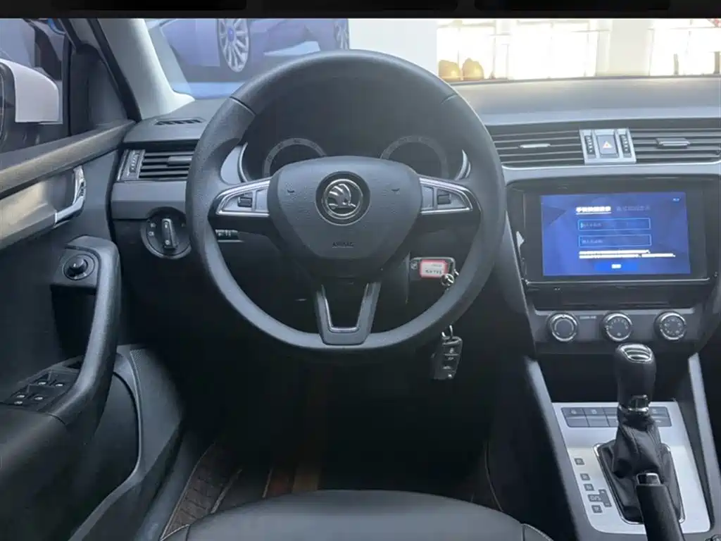 Škoda Octavia 2022 1.5L Automatic Comfort Edition фото 12
