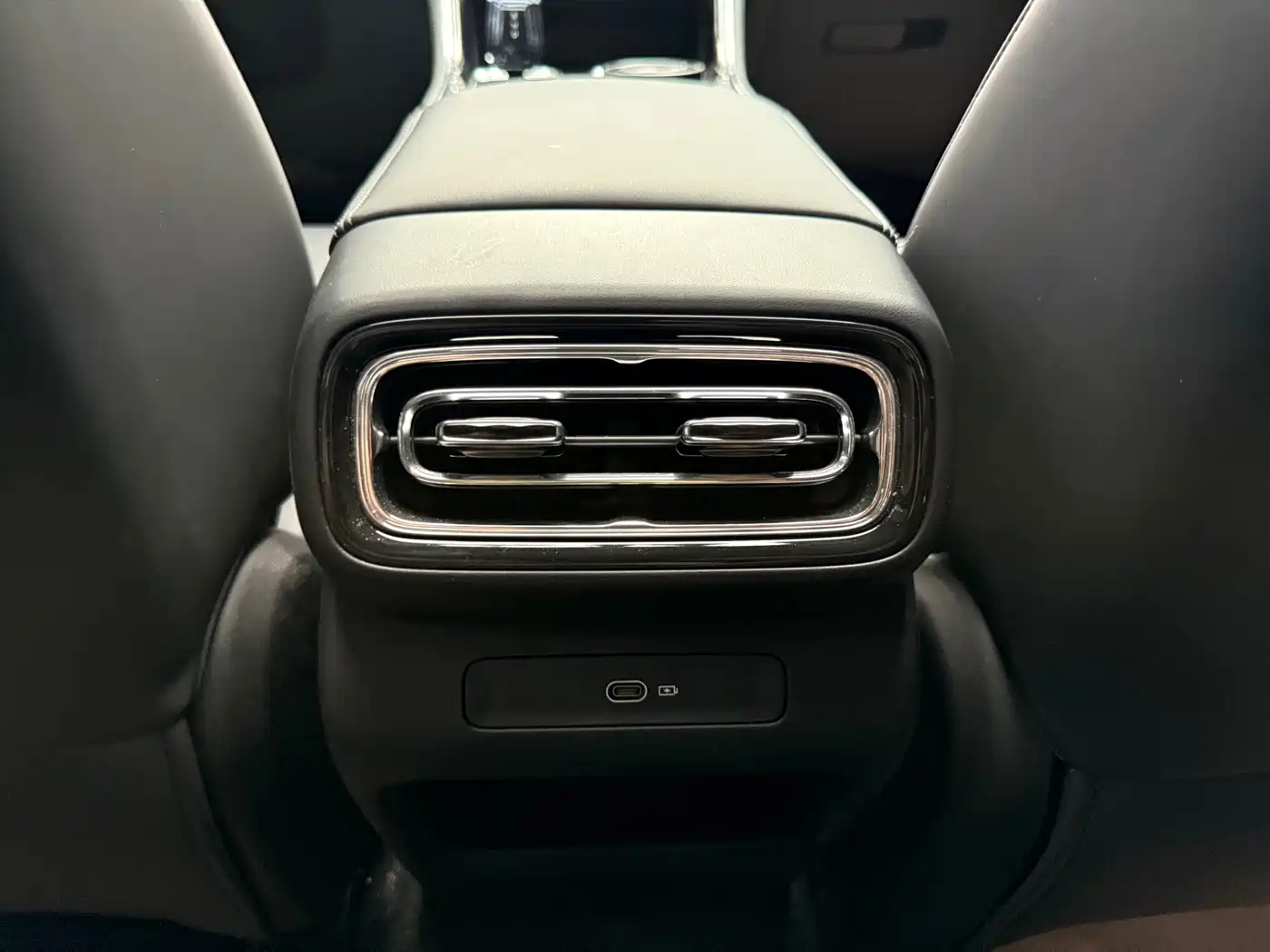 Geely Emgrand 2026 Model Fifth Generation 1.5T Light Chaser Edition фото 15