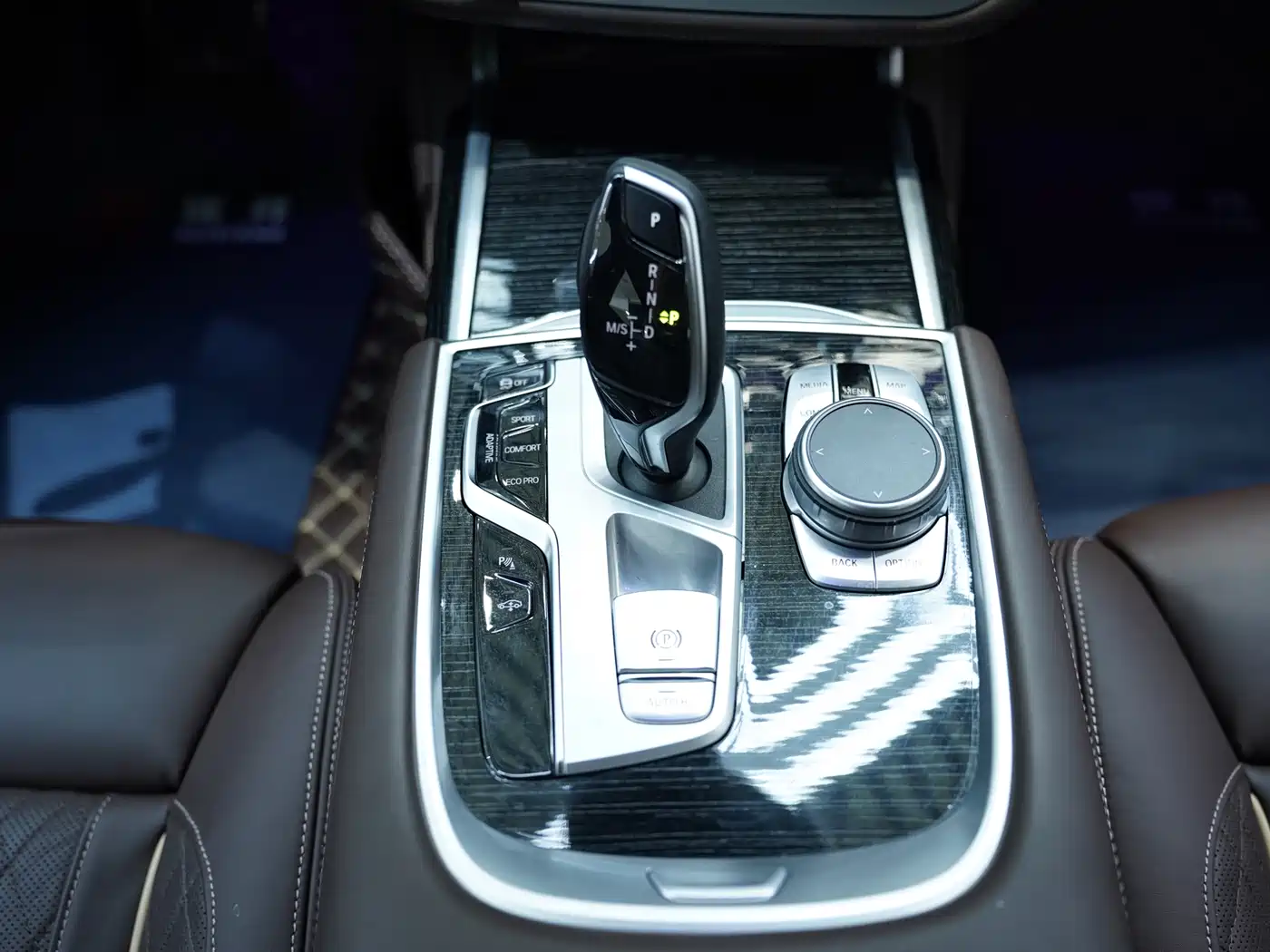 BMW 7 Series 2021 Model 740Li Leading M Sport Package фото 10