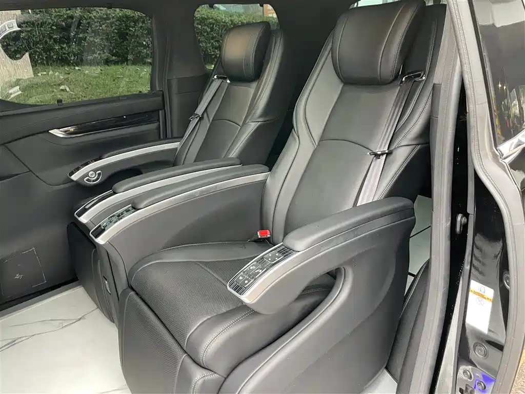 Toyota Alphard 2018 3.5L Luxury фото 15