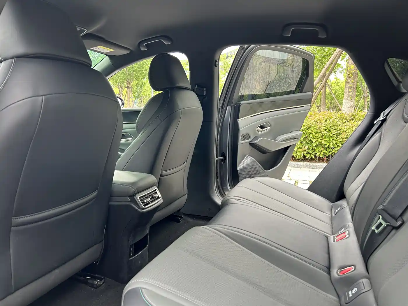 BYD Qin L 2025 DM-i Smart Drive Edition 80KM Leading фото 9