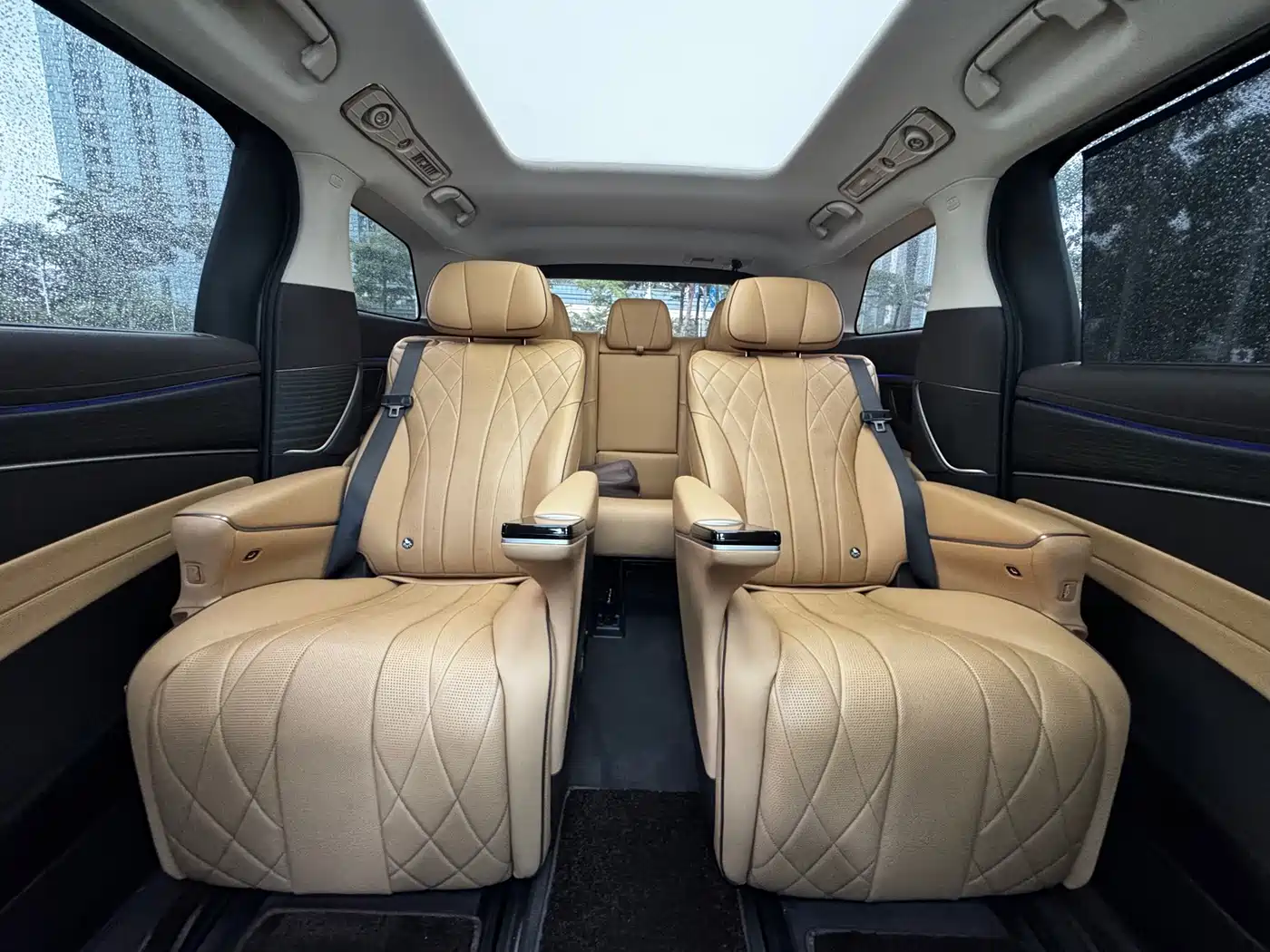 Denza D9 2024 DM-i 980 AWD Prestige фото 7