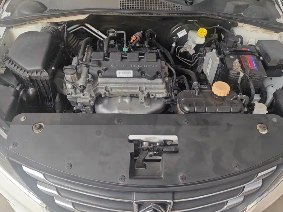 Baojun 310W 2018 2017 1.5L Manual Fashion Edition (China V)