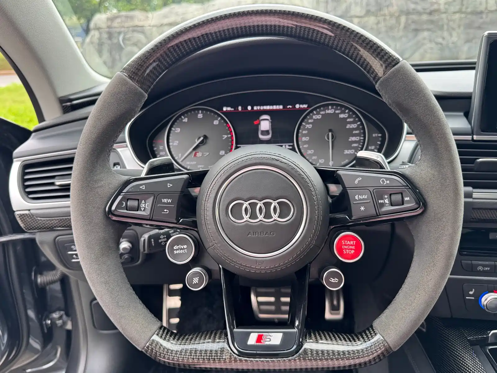 Фото 14 - Audi S7