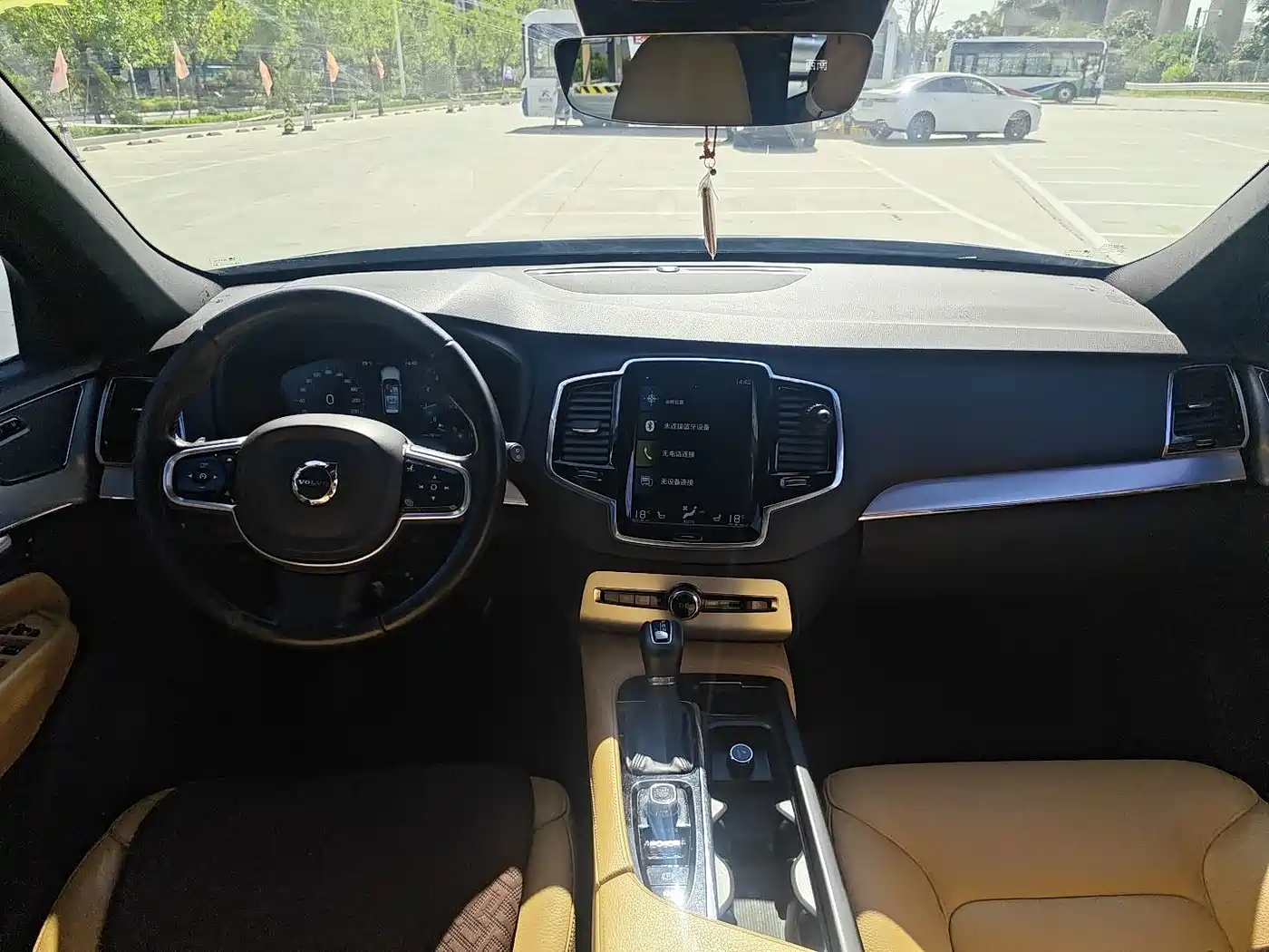Фото 8 - Volvo XC90