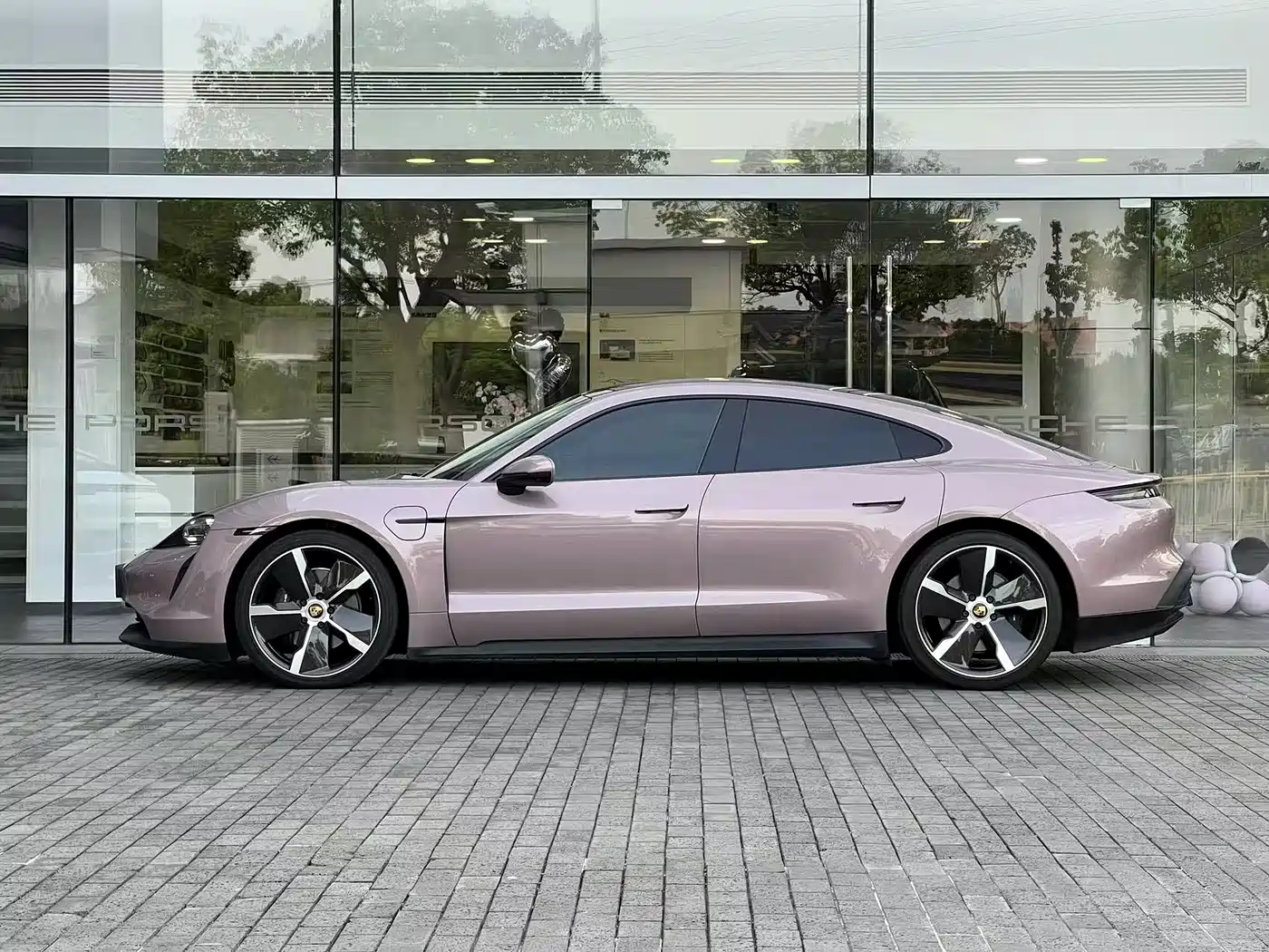 Porsche Taycan 2020 Taycan фото 2