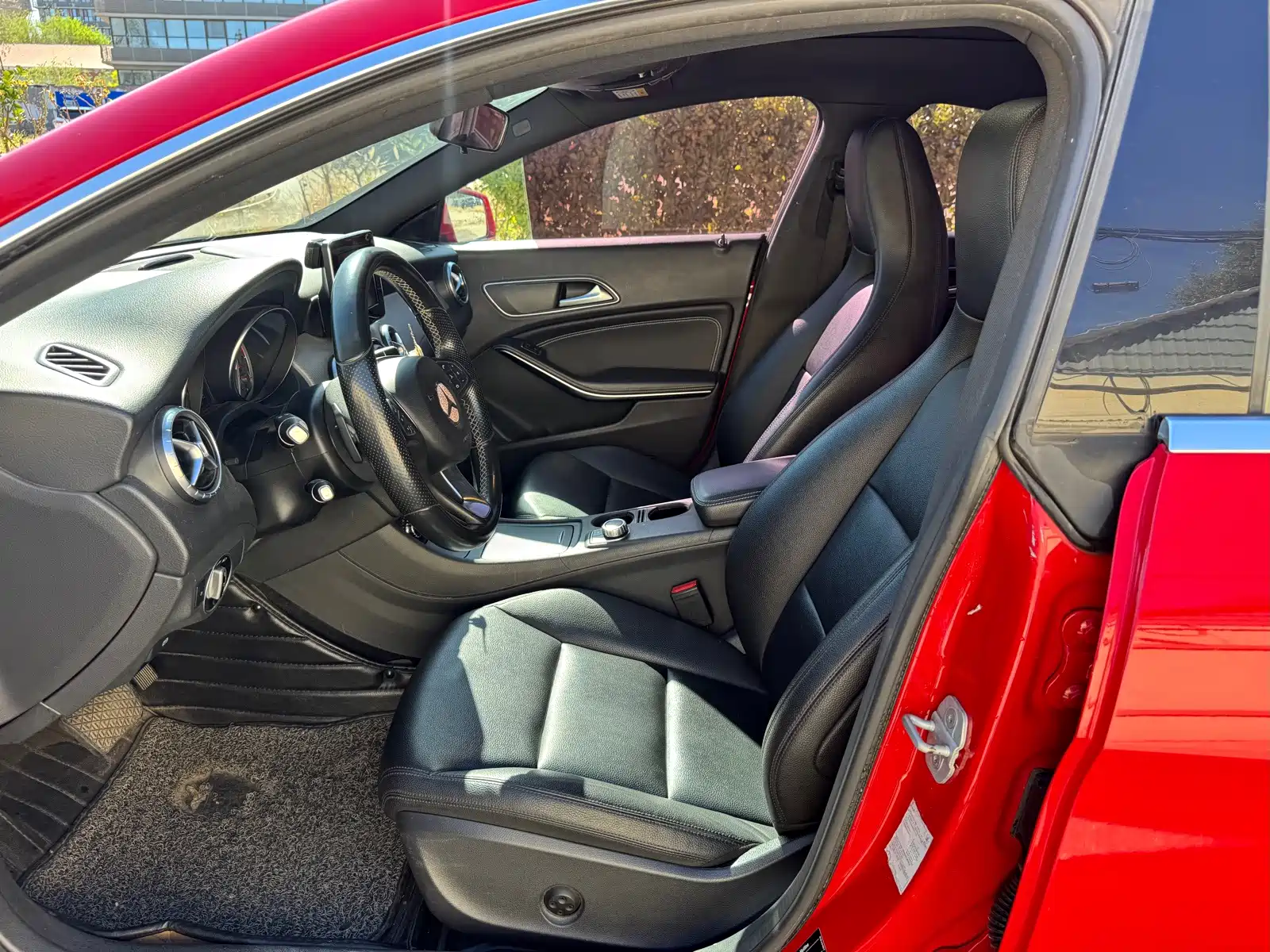 صورة 7 - Mercedes-Benz CLA (Import)