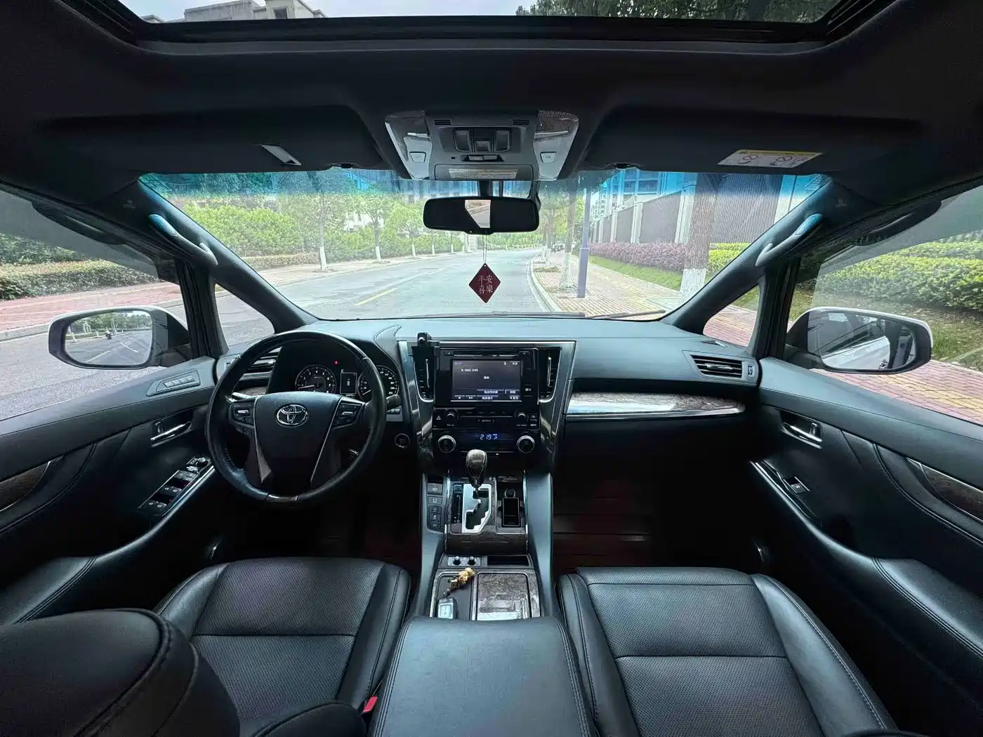 Toyota Alphard 2018 Facelift 3.5L Premium Edition фото 12