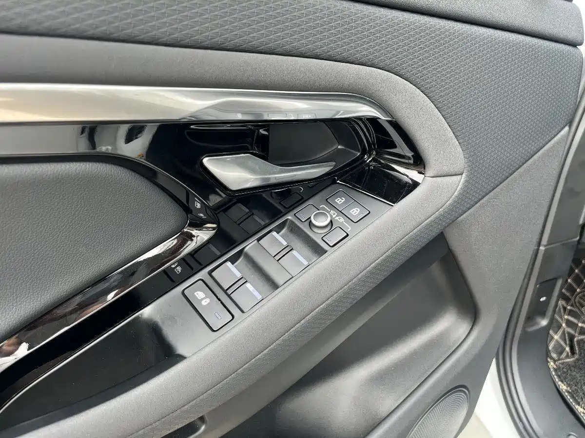 Land Rover Range Rover Evoque 2023 Range Rover Evoque L 200PS Elite Edition фото 23