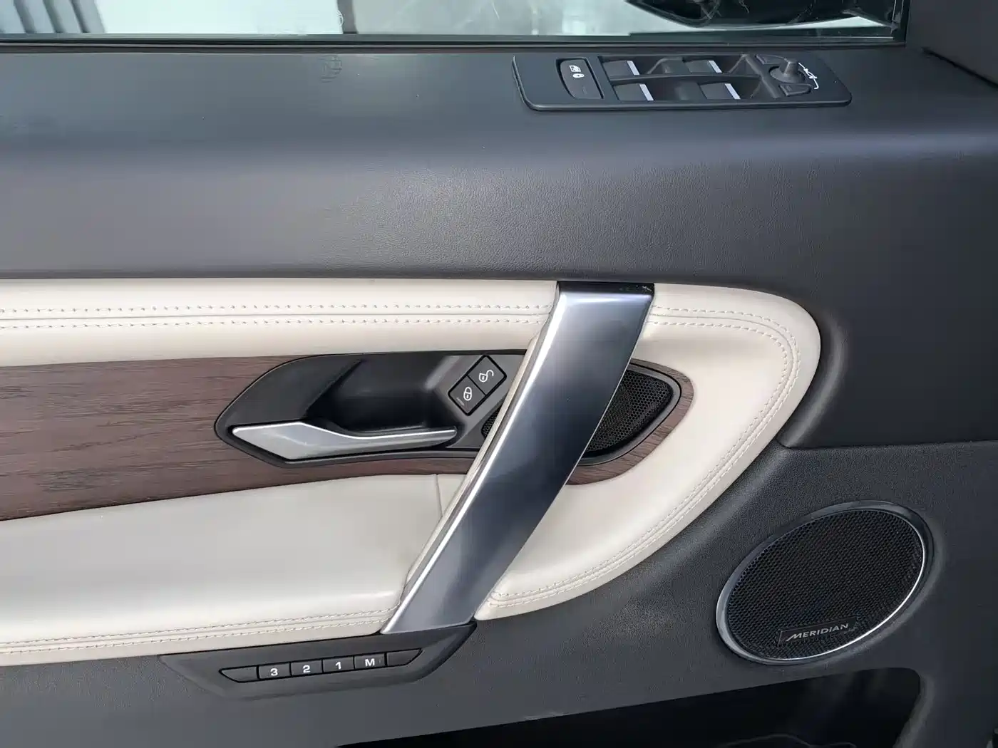 Land Rover Discovery Sport 2020 249PS R-Dynamic Luxury Custom фото 18
